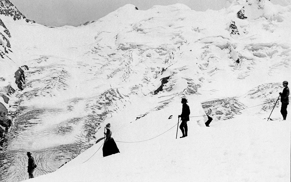 Lizzie climbing with rope lines