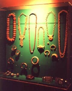 exhibit_jewelry