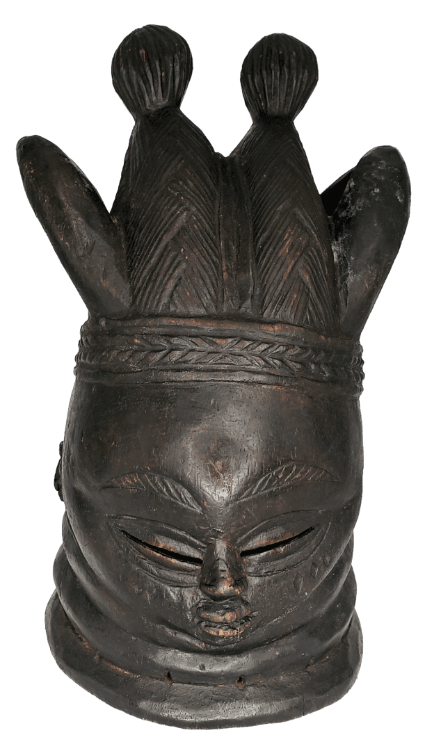 front view of the 17 511 Mende Bundu mask